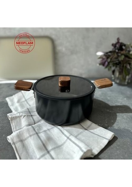 Bien Black Indüksiyonlu 20 cm Tencere Akasya Ağacı Sap ve Kulplu