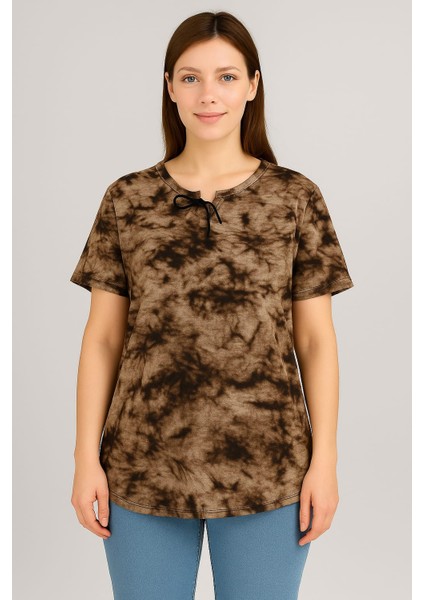 Kadın Büyük Beden Bebe Yaka Bağcık Detaylı Batik Desen Bluz fiyatları