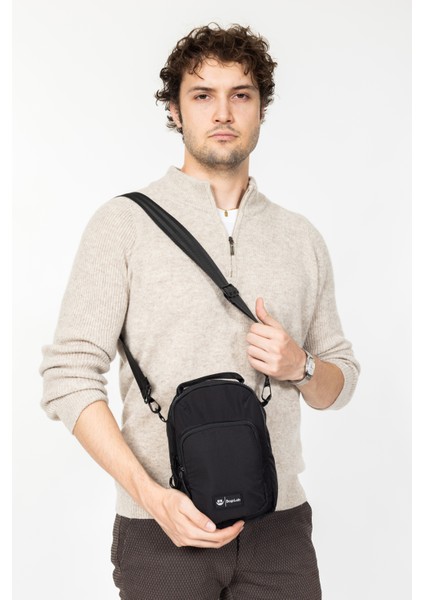 Her An Yanınızda: Kompakt El ve Omuz Çantası modelleri