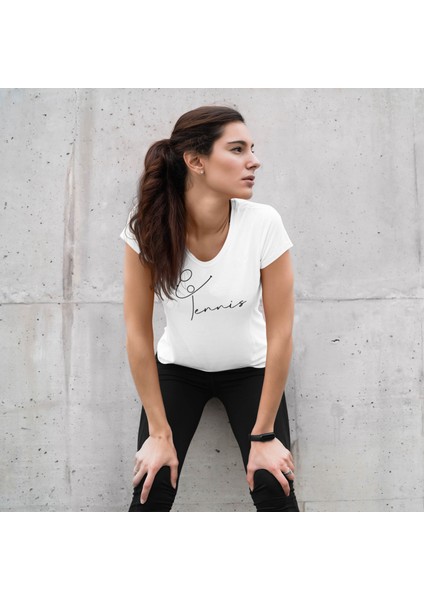Çizgi Karakter Tenis V Yaka Kadın Beyaz Tasarım T-Shirt fiyatları