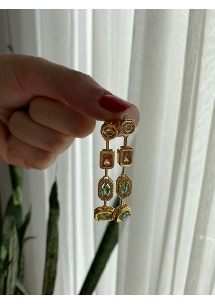 Sallantılı Pirinç Renkli Taşlı Gold Küpe fırsatları