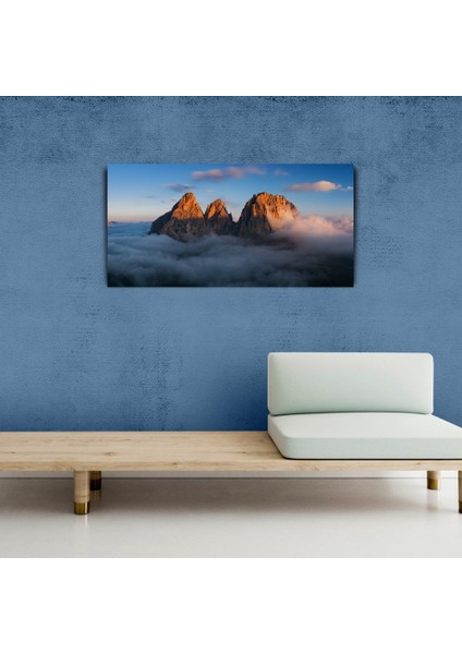 Bulutların Üzerinde Kayalık Dağ Zirvesi Kanvas Tablo 60 x 120 modelleri