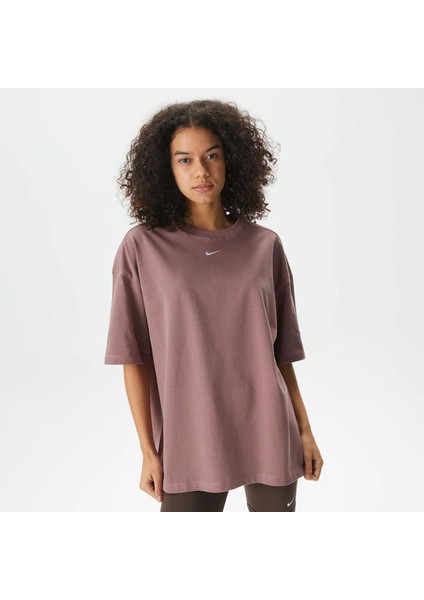 Sportswear Essential Oversized Kadın T-Shirt DX7910-206 (Bir Beden Küçük Almanızı Öneriyoruz) Kahverengi - M