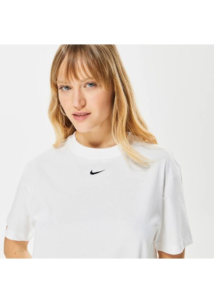 Sportswear Essential Kısa Kollu Kadın Spor Tişört DV7882-100 Beyaz - M