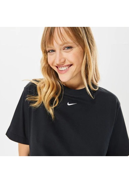 Sportswear Essential Kısa Kollu Kadın Spor Tişört DV7882-010 Siyah - M