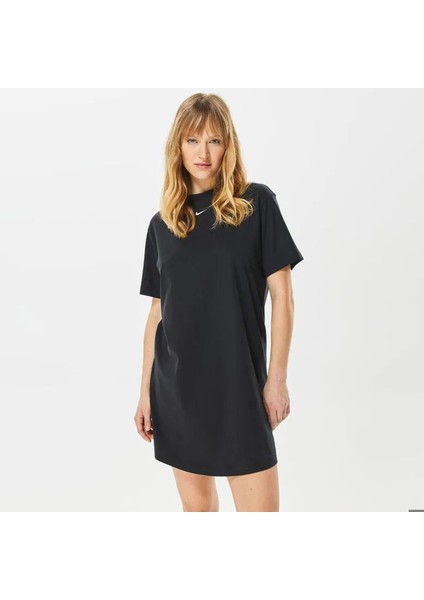 Sportswear Essential Kısa Kollu Kadın Spor Tişört DV7882-010 Siyah - M fırsatları