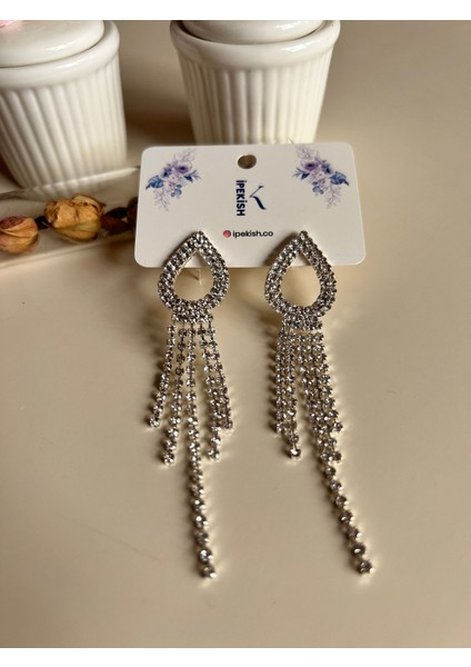 Taşlı Damla Formlu 4 Sallantılı Silver Küpe – Zarif ve Işıltılı Tasarım fırsatları