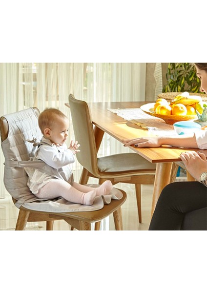 Babyjem Kumaş Mama Sandalyesi Aparatı – Yumuşak Süngerli, Ayarlanabilir Yükseklik ve Emniyet Kemerli, 6-36 Ay, Gri