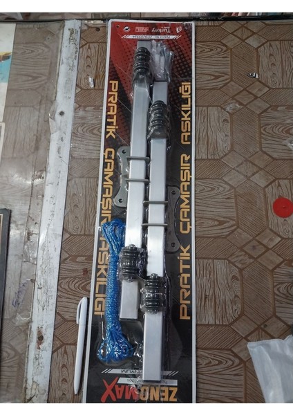 Balkon İçin Metal Çamaşır Askılığı Siyah Renkli Pratik ve Dayanıklı