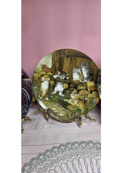 Elite Porselen Kedi Figürlü Duvar Tabagı 26 cm 1 Adet