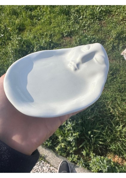 Elite Takılık Organizer 1 Adet Yüz Şekilli Model Kahve Fincan Altlığı Sunumlk | Kahve Yanı Sunumluk 14 cm 1 Adet