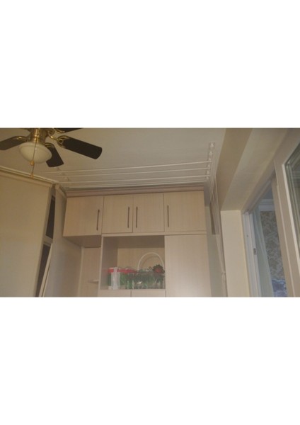 Yüksekliği 200 cm, 5 çubuklu, dayanıklı metal asansörlü çamaşırlık beyaz