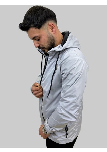 Erkek Çıkma Kapüşonlu Kaplama Detaylı Açık Gri Yağmurluk
