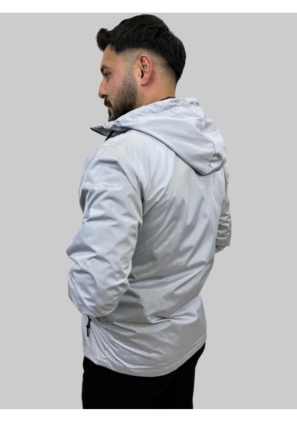 Erkek Çıkma Kapüşonlu Kaplama Detaylı Açık Gri Yağmurluk