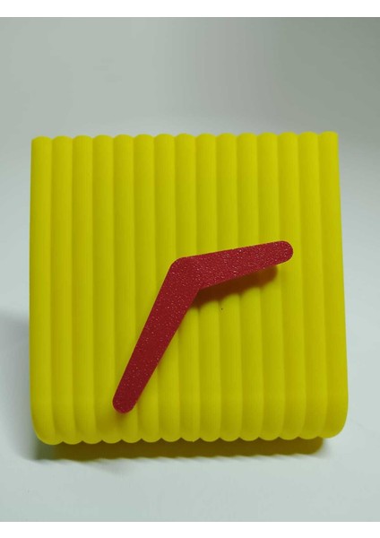 Kırmızı minimalist masa üstü analog saat, şık ve modern tasarım