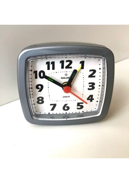 Kırmızı Masa Üstü Çalar Saat, Metal, Analog, Şık ve Şık Tasarım