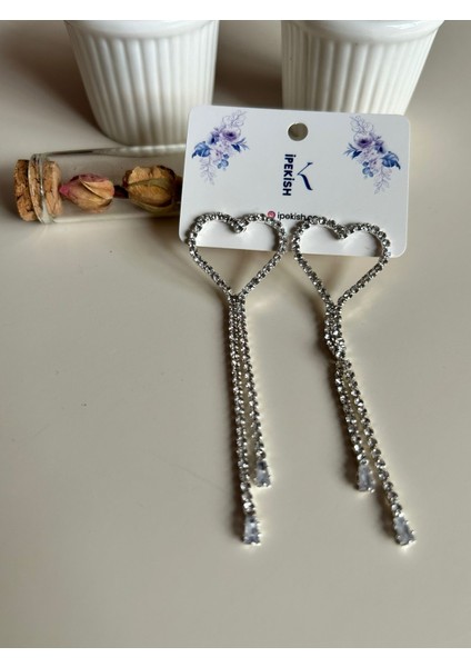 Taşlı Kalp Formlu 2 Sallantılı Silver Küpe – Minimal ve Zarif Tasarım