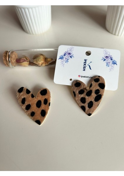 Leopar Desenli Kalp Form Gold Küpe – Çift Parça Bujiteri Model