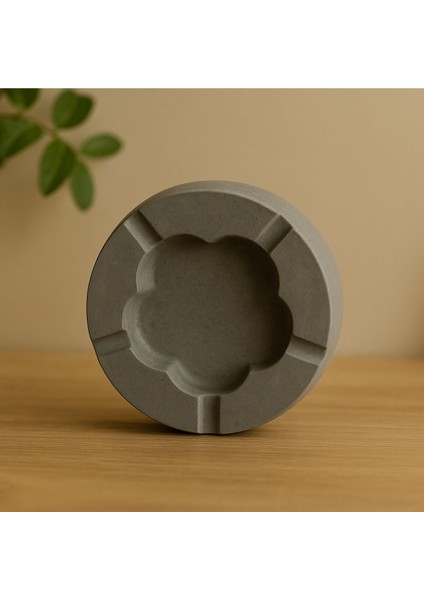 Elite El Yapımı Gri Beton Kül Tablası – Çiçek Formlu Dekoratif Tasarım | Lunora Design 1 Adet