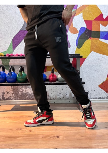 Erkek Siyah Slim Fit Jogger Eşofman Altı