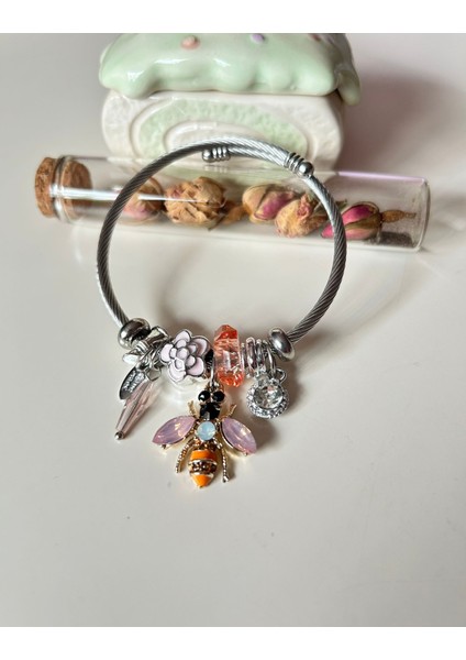 Arı Figürlü Silver Charm Bileklik | Sallantılı & Paslanmaz Çelik Model