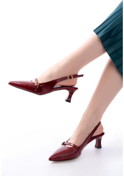 H-470 Bordo Rugan Baret Tokalı Arkası Açık Günlük Kadın Sandalet