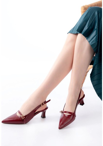 H-470 Bordo Rugan Baret Tokalı Arkası Açık Günlük Kadın Sandalet fiyatları