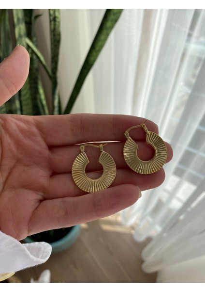 Çizgi Model Modern Altın Renkli Halka Küpe