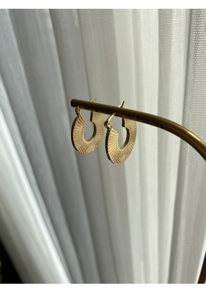 Çizgi Model Modern Altın Renkli Halka Küpe fiyatları