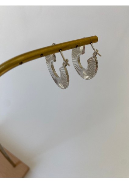 Çizgi Model Modern Gümüş Renkli Halka Küpe fiyatları