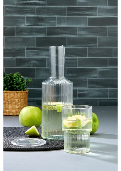 Elite 850 ml Plastik Lüks Bardaklı Şeffaf Başucu Sürahisi Karaf ve Bardak Seti Origami Stil 1 Adet