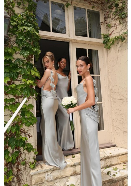 Açık Yeşil Aplike Detaylı Saten Elbise fırsatları