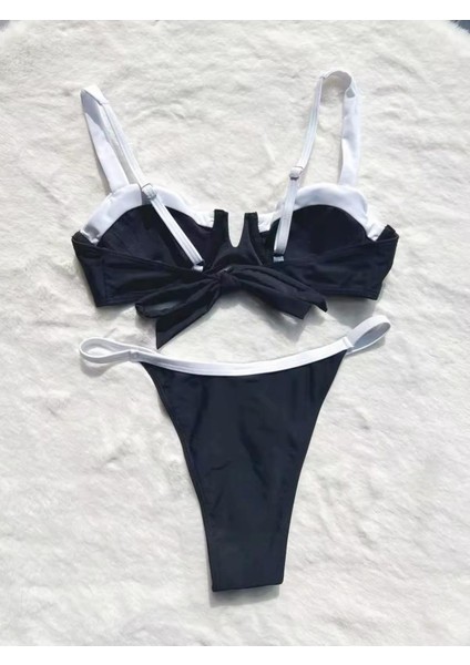 Siyah Beyaz V Kesim Bikini Takımı fırsatları