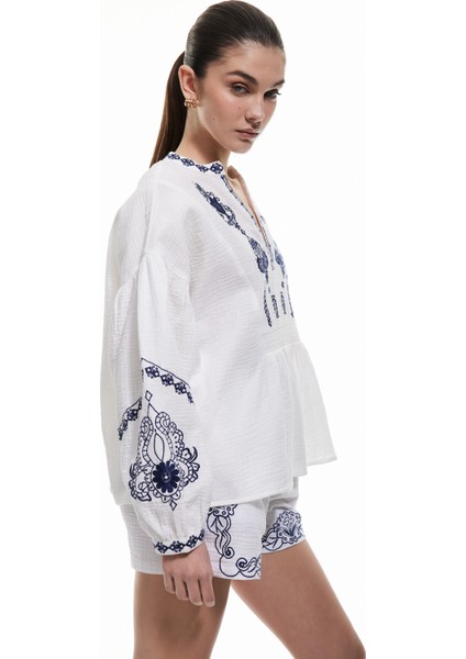 Pamuklu Cepli Etnik Desenli Işlemeli Yüksek Bel Müslin Şort