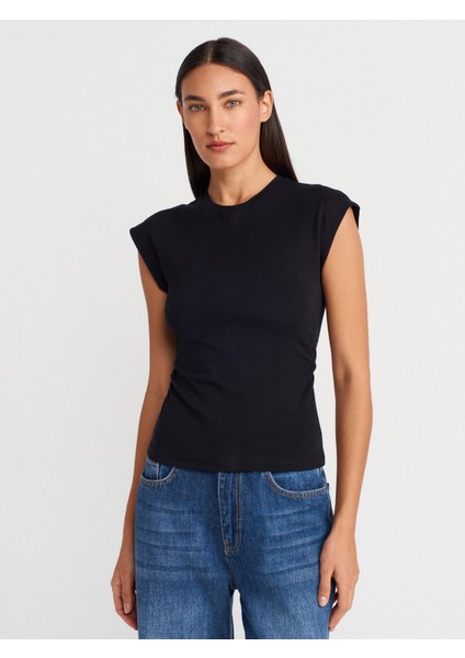 31875 Dikiş Detaylı T-Shirt-Siyah
