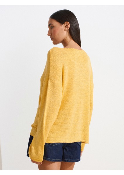 10706 Oval Yaka Yumuşak Dokulu Triko Kazak-Sarı fiyatları