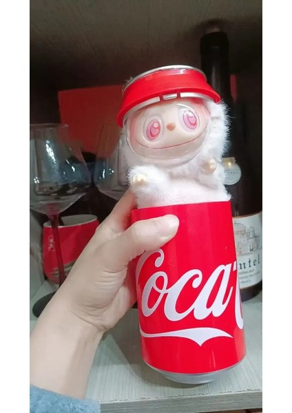 2025 3.0 Monster Coca-Cola Serisi Vinil Bebek Action Figür Anahtarlık Oyuncaklar Çocuk Tatil Sürpriz Hediyeler Renk: Açık Pembe (Yurt Dışından)