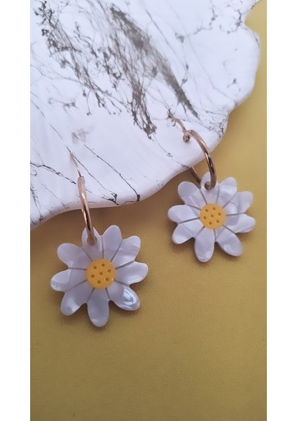 Kadın Papatya Figürlü Küpe indirimleri