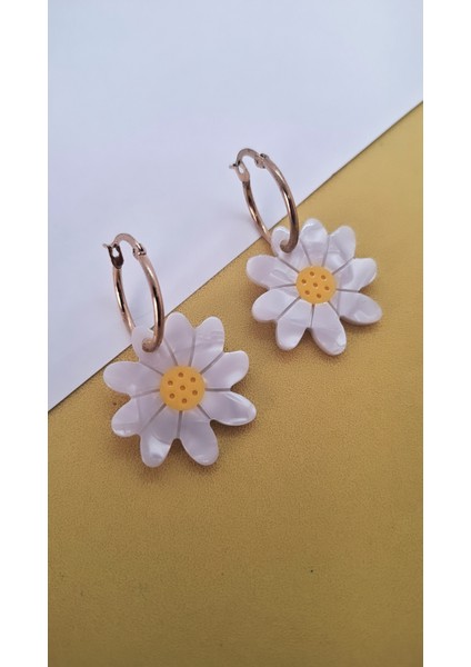 Kadın Papatya Figürlü Küpe fırsatları