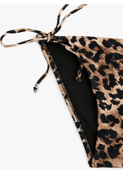 Astarlı Biyeli Yanları Ipli Leopar Desenli Bikini Altı