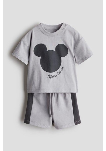 Erkek Çocuk Pamuklu Gri Mickey Mouse Baskılı T-Shirt ve Şort Takım - Yazlık