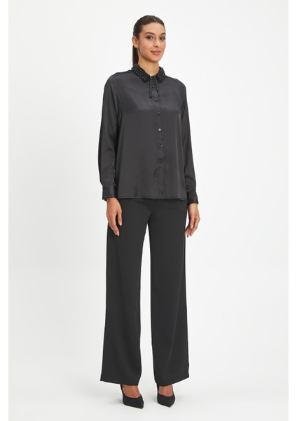 Kadın Taş Detaylı Saten Gömlek – Düğmeli, Şık ve Akıcı Dokulu Tasarım fiyatları