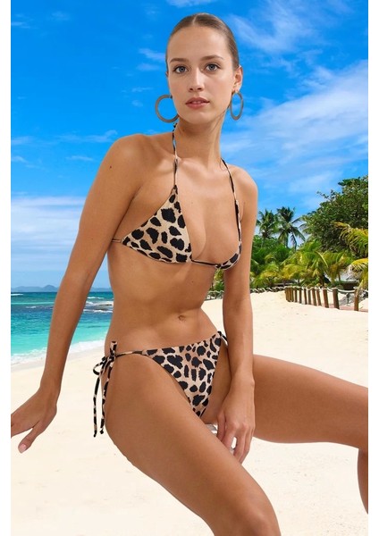 Modern Desenli Bikini Takımı Ergonomik Kesim Yaz Koleksiyonu Klora Dayanıklı Su Sporları Için