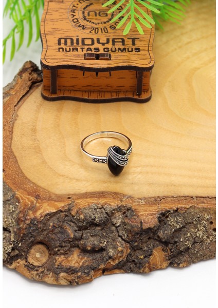 Oniks Taşlı 925 Ayar Gümüş Markazit Kadın Yüzük 201024203 modelleri