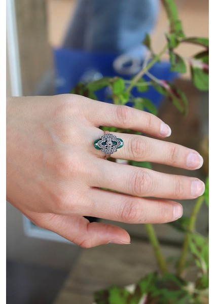 Zümrüt Taşlı Artuklu Model 925 Ayar Gümüş Markazit Kadın Yüzük 201024210 fiyatları