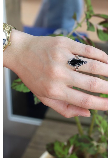 Oniks Taşlı Mekik Model 925 Ayar Gümüş Markazit Kadın Yüzük 201024227 fiyatları