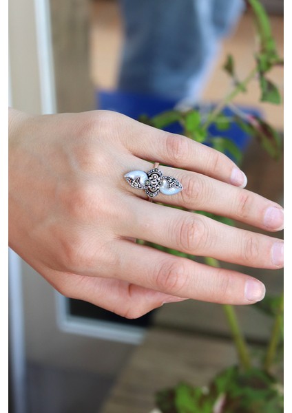 Sedef Taşlı Çiçek Model 925 Ayar Gümüş Markazit Kadın Yüzük 201024230 fiyatları