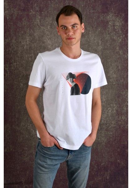 Staring Woman Erkek Baskılı T-Shirt fırsatları