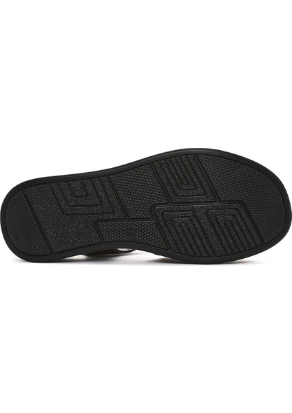 Kadın Siyah Bantlı Kalın Tabanlı Deri Comfort Sandalet 25SFD321418