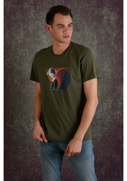 Staring Woman Erkek Baskılı T-Shirt indirimleri